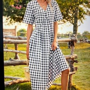 Simple Flavor Woman Black/White Check Empire Waist Midi Dress, Size M